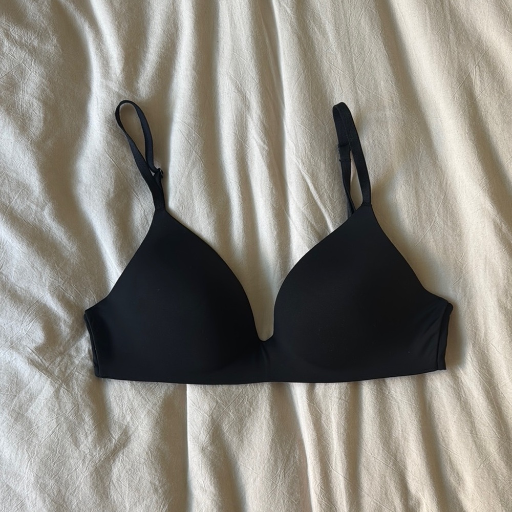Victoria's Secret Black Seamless Bra with Adjustable Straps